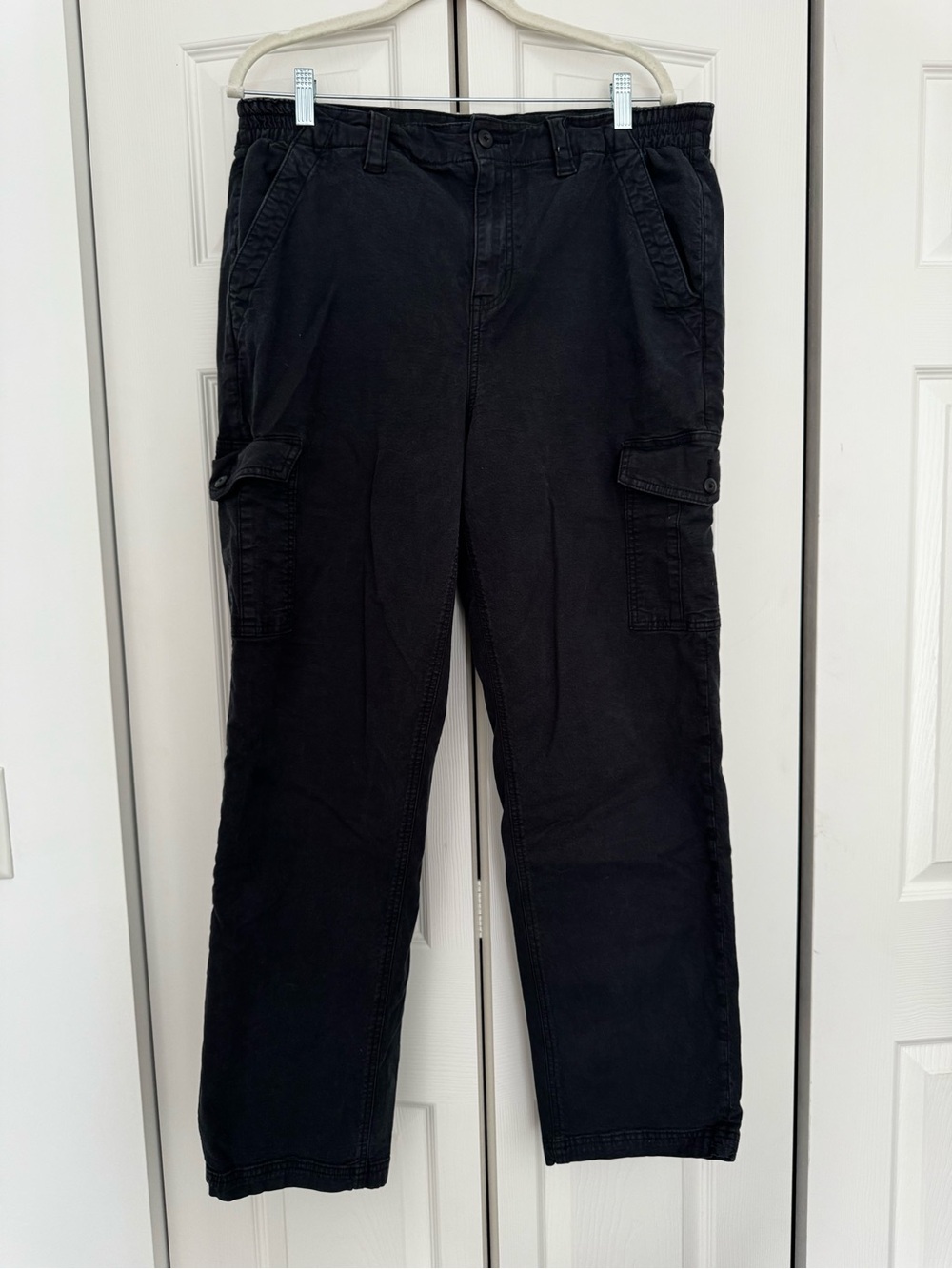 American Eagle Outfitters Black Cargo Pants - Relaxed Utility Fit